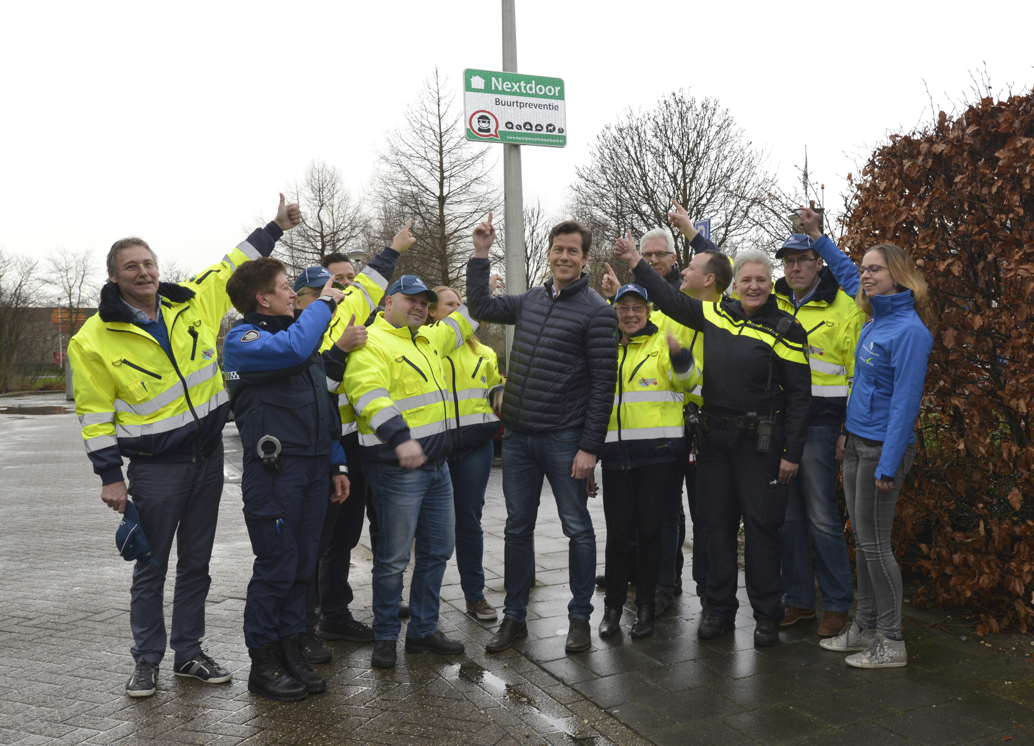 Politie en buurtpreventie onthullen het eerste buurtpreventiebord van Nextdoor.